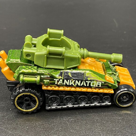 Hot Wheels Daredevils Tanknator 1:64 Diecast Multicolor Camo DHP21 - Picture 8 of 13